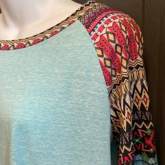 Umgee 3/4 Sleeve Tunic Top - Picture 2 of 8